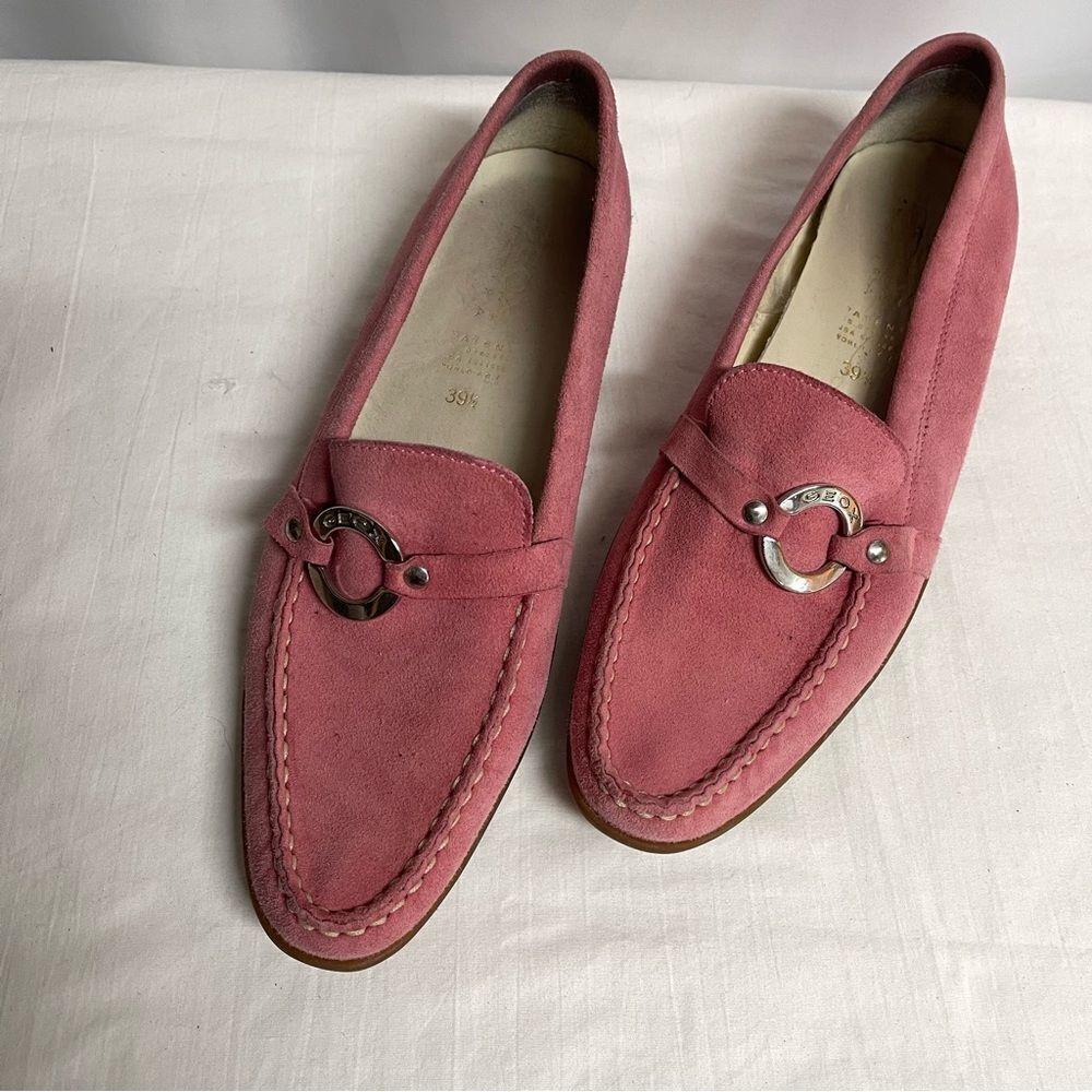 Geox Respira Pink Suede loafers